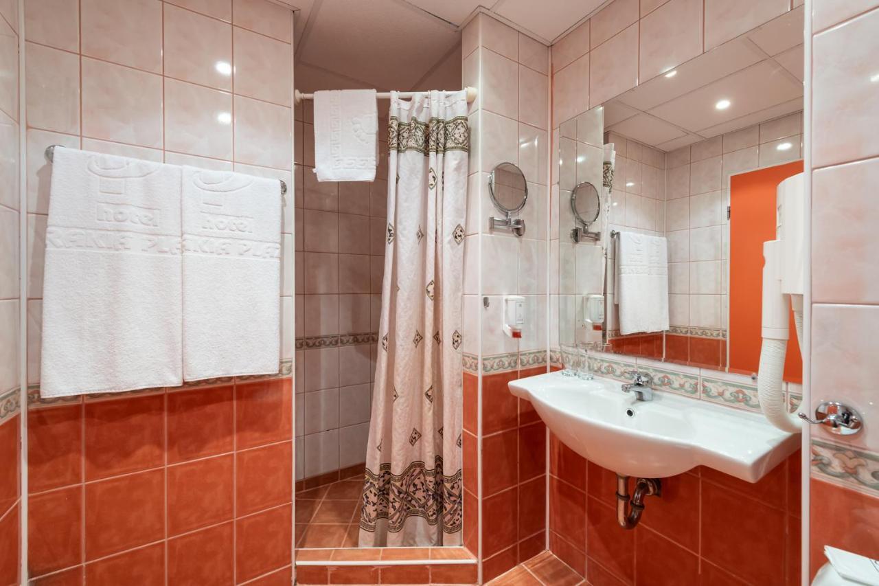 Doppelzimmer mit Balkon (1 Erwachsener + 1 Kind)