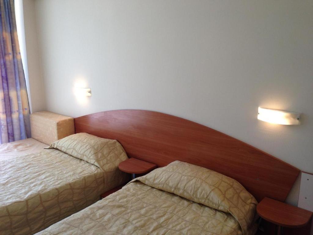 Twin Room,1615652459:JPEG
