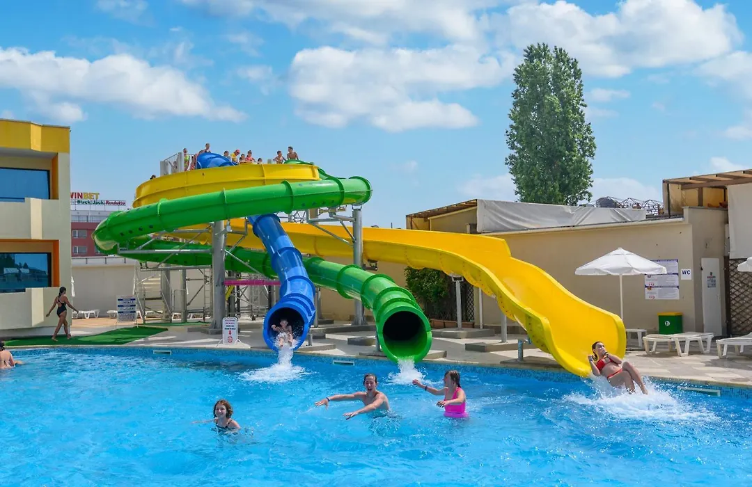 Hotel Glarus Beach-1