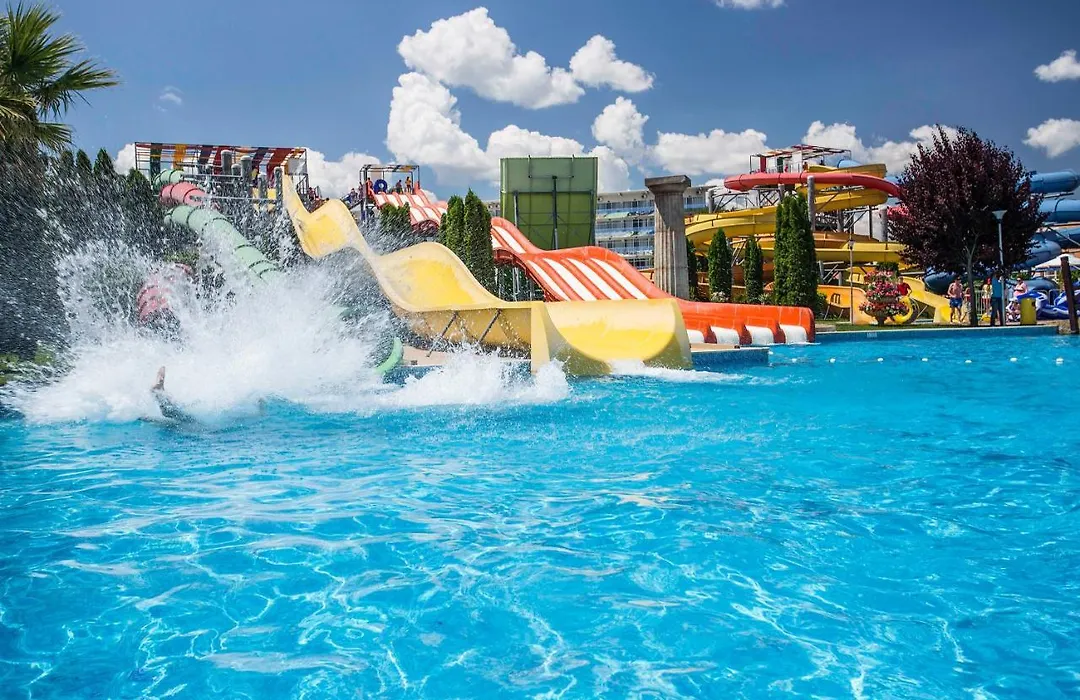 Aqua Nevis Hotel & Aqua Park-1