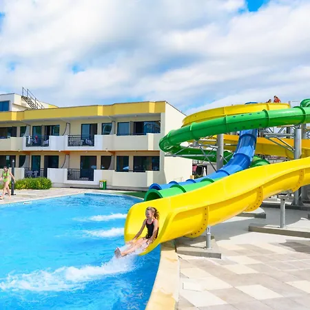Hotel Glarus Beach& Aqua Park-2
