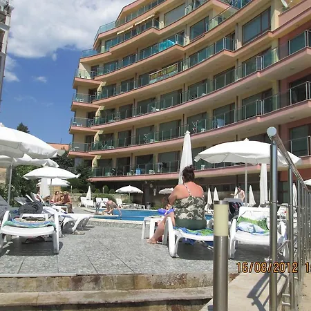 Sunny Bay Aparthotel-3