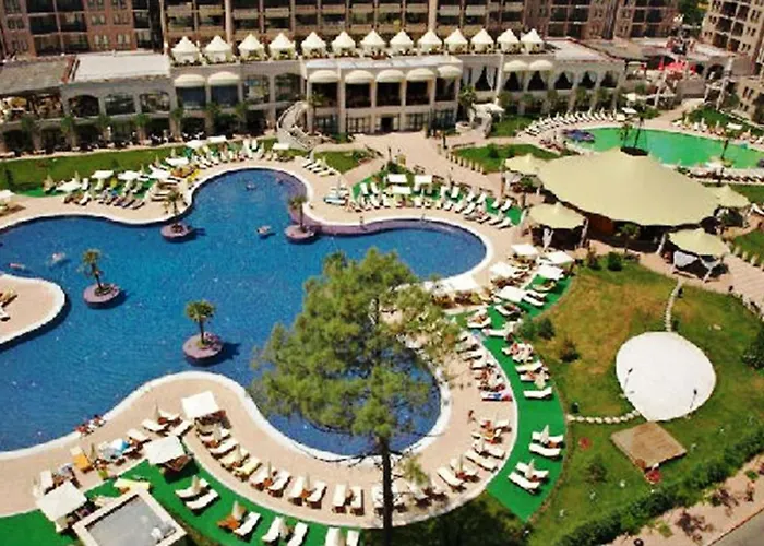 Menada s In Royal Beach